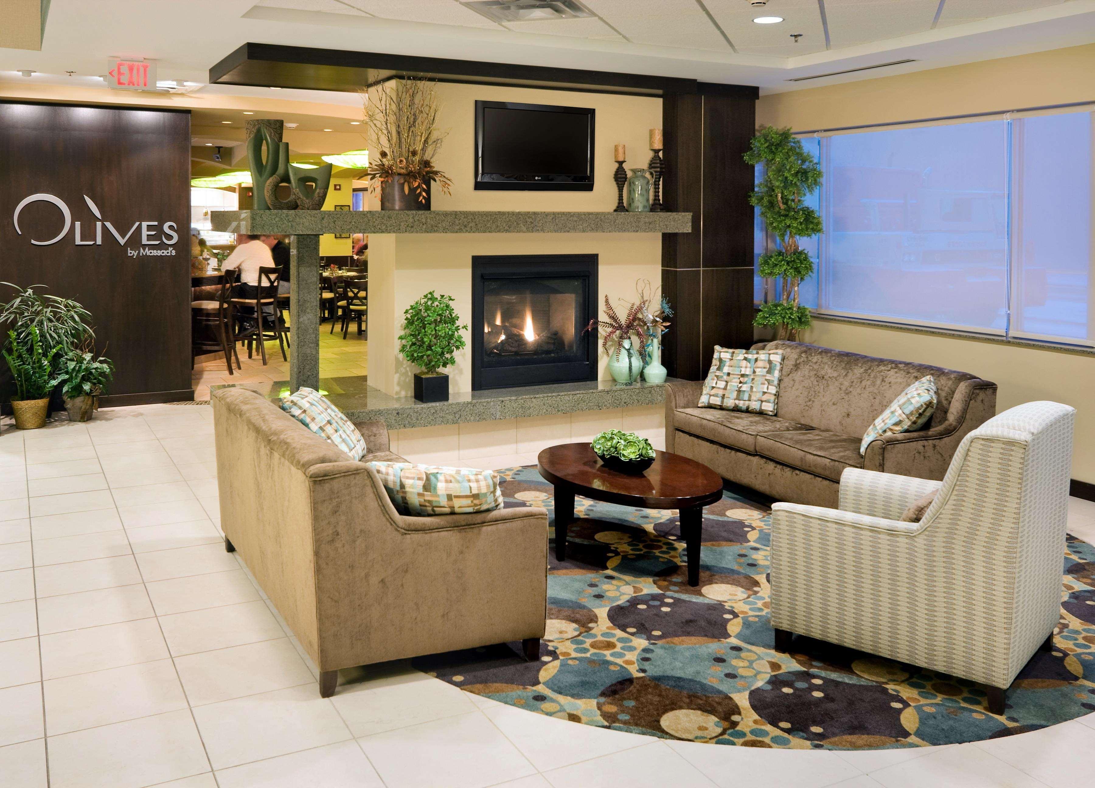 Hilton Garden Inn Mankato Downtown Екстериор снимка