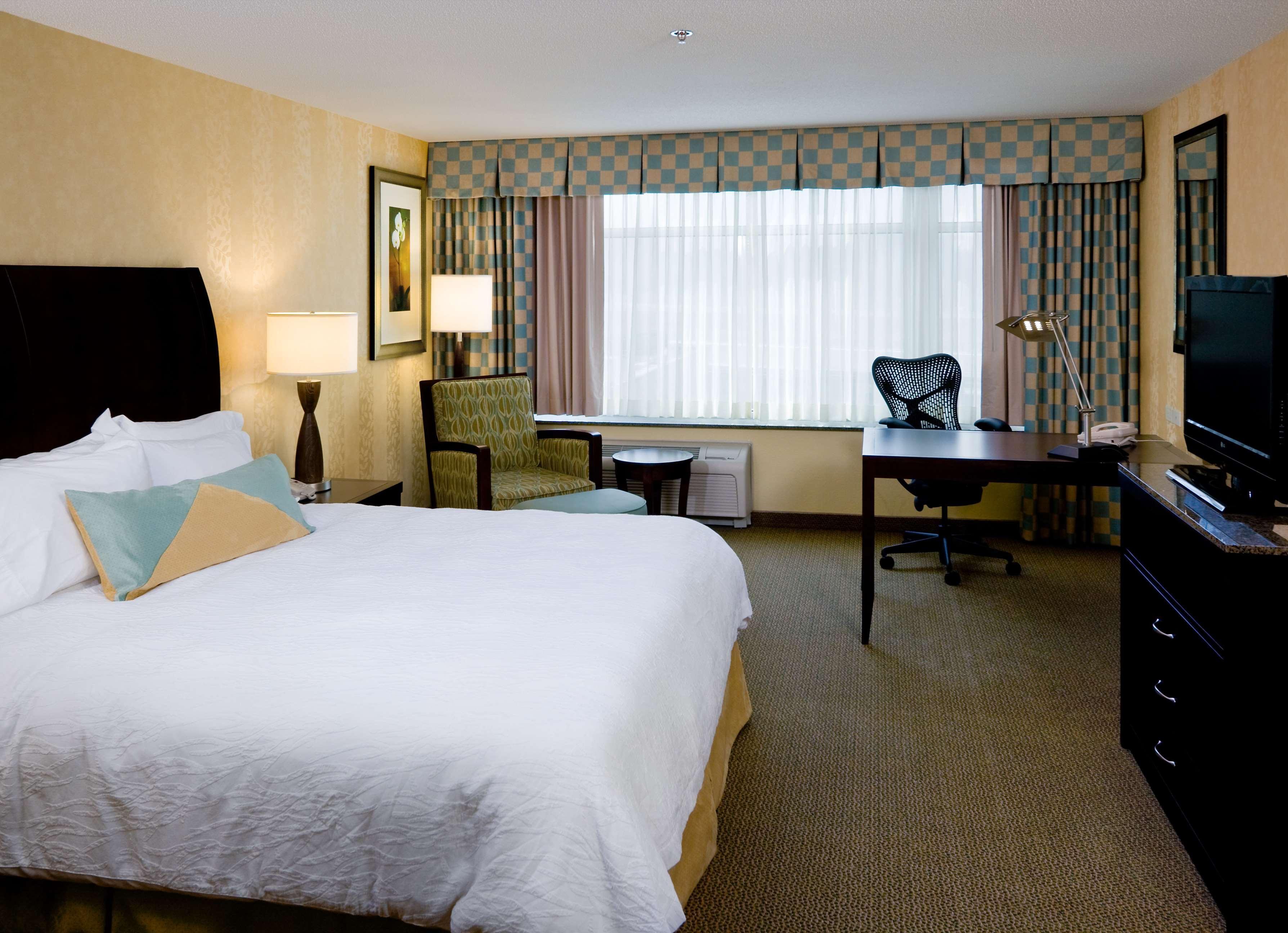 Hilton Garden Inn Mankato Downtown Стая снимка